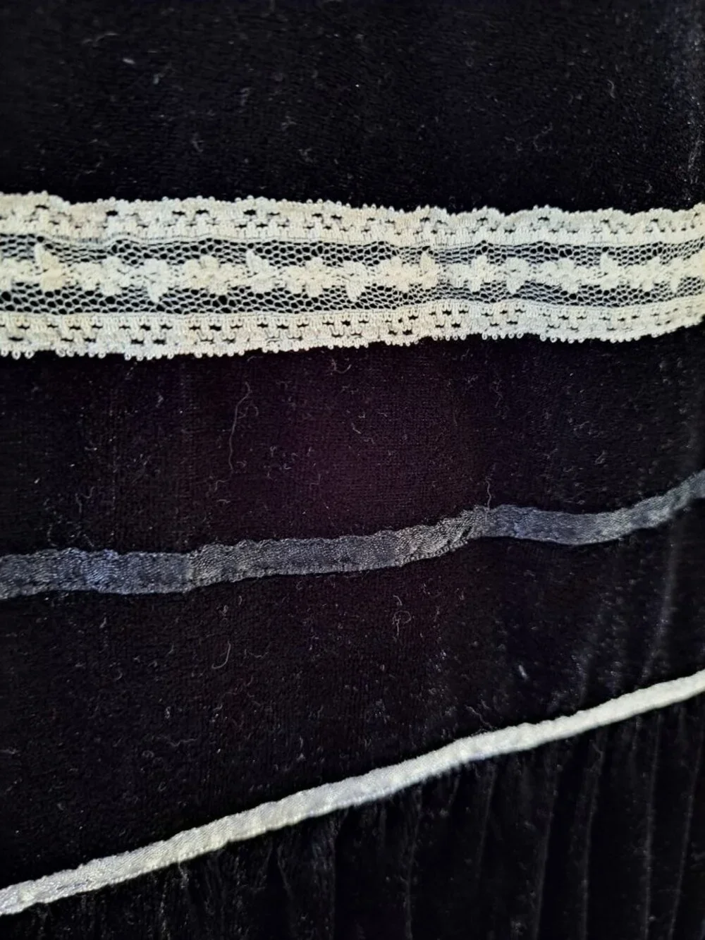 Vintage Velvet Maxi Skirt New York & Co Black Lace Ruffled Womens XS Festival - Picture 2 of 9
